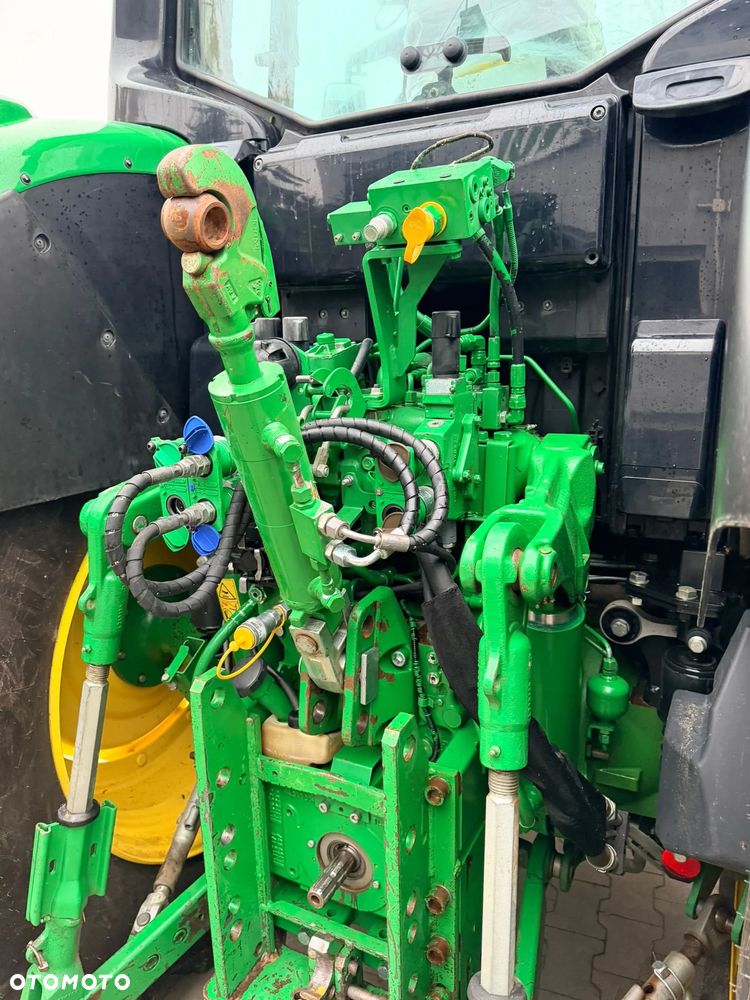 John Deere 6120M - 14