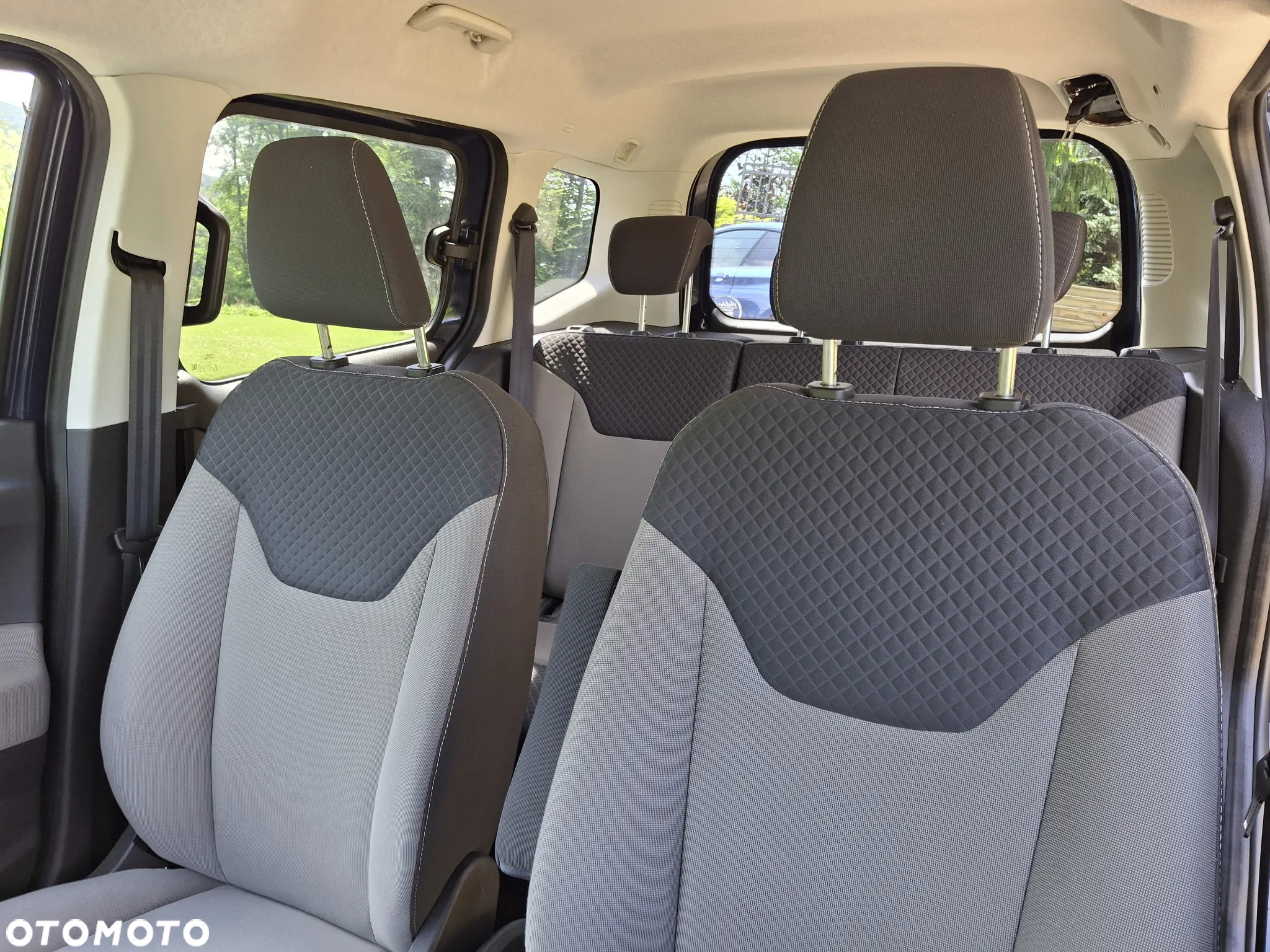 Ford Tourneo Courier 1.0 EcoBoost Ambiente - 28