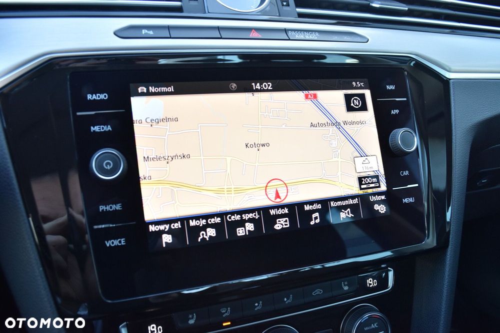 Volkswagen Passat - 19