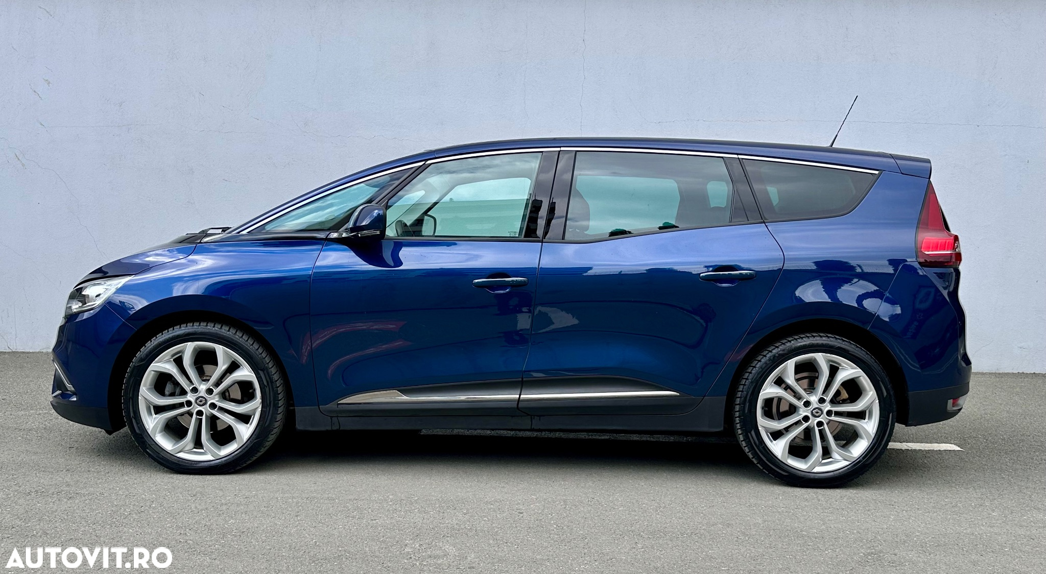 Renault Grand Scenic BLUE dCi 120 EDC BUSINESS EDITION - 4