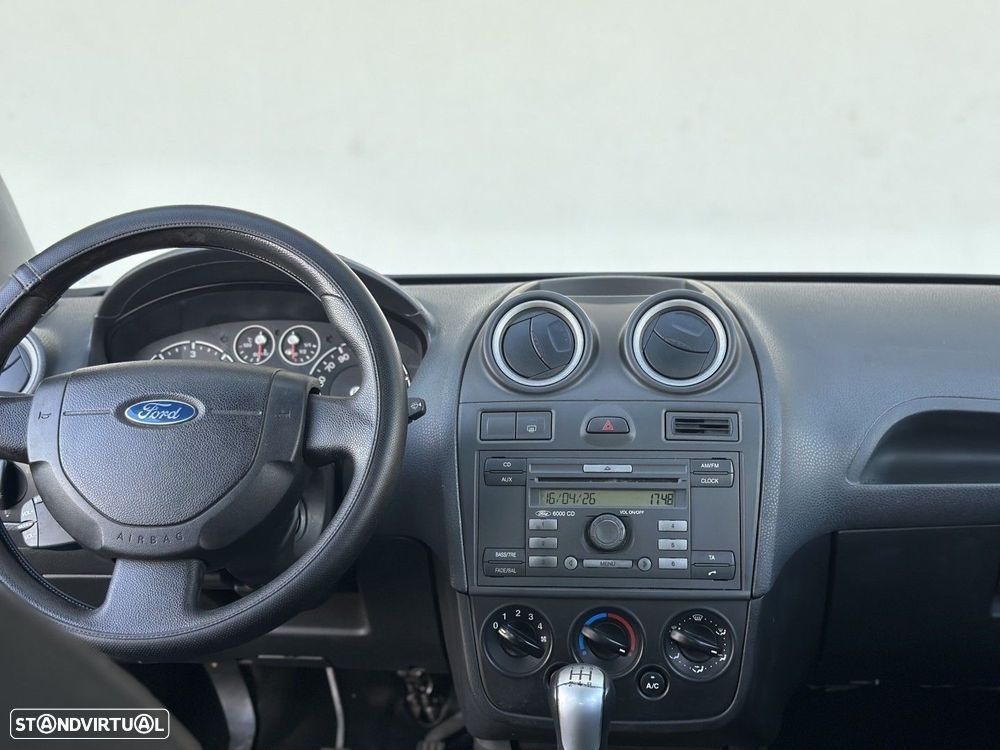 Ford Fiesta 1.4 TDCI Ambiente - 21