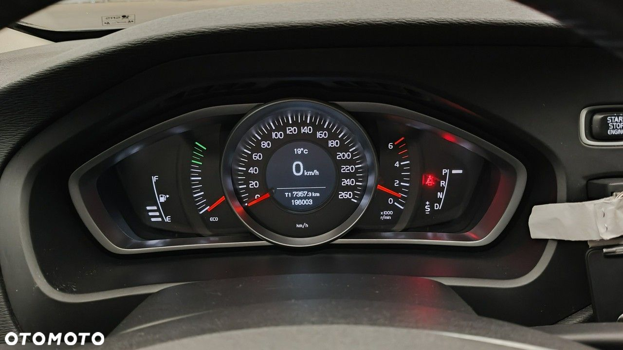 Volvo V40 D2 Drive-E Momentum - 16
