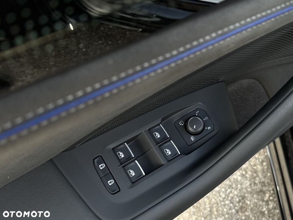 Volkswagen Passat Variant 2.0 TSI R-Line Plus DSG - 22
