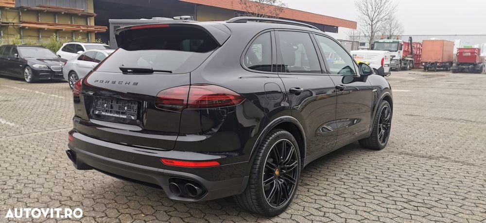 Porsche Cayenne - 3