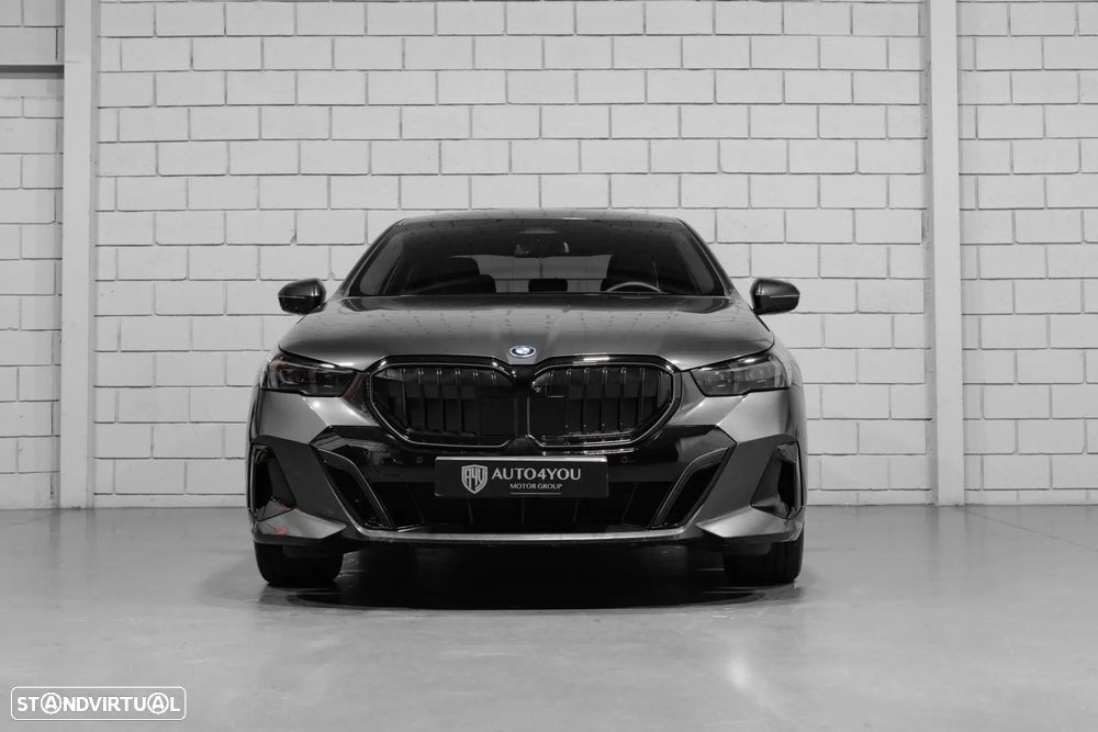 BMW 530 e Pack Desportivo M Pro - 3