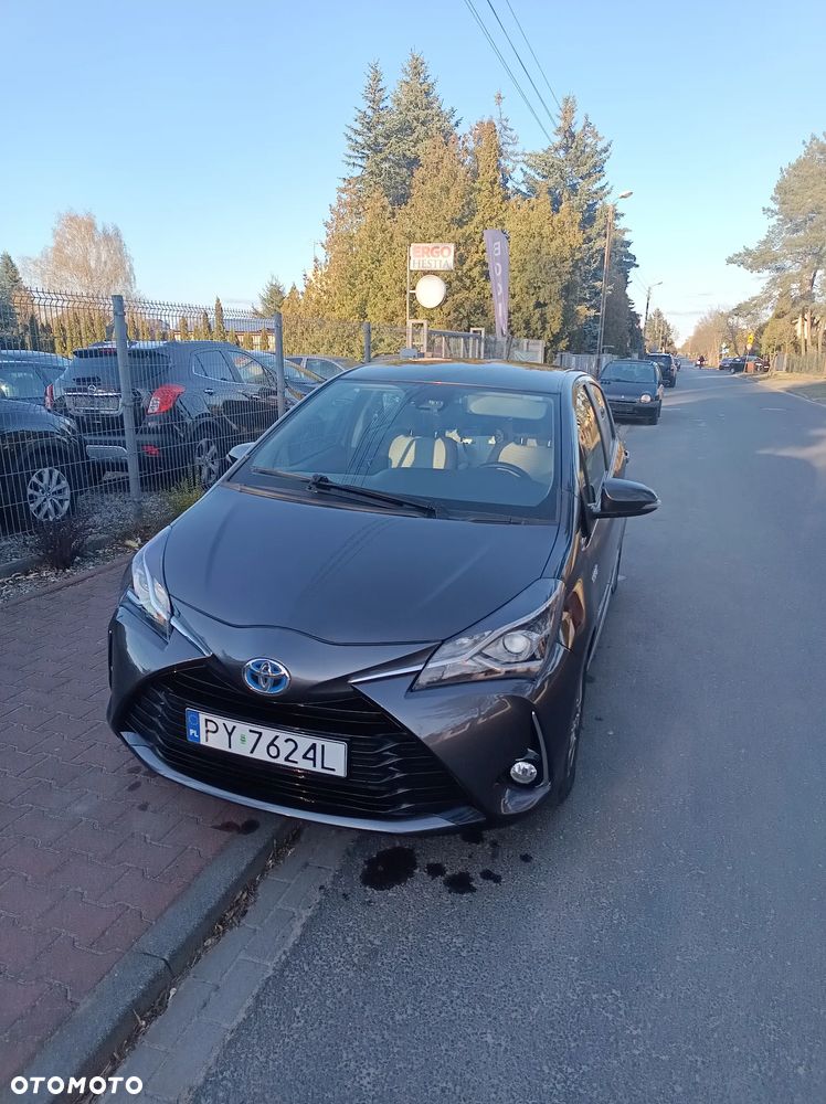 Toyota Yaris Hybrid 100 Active - 4