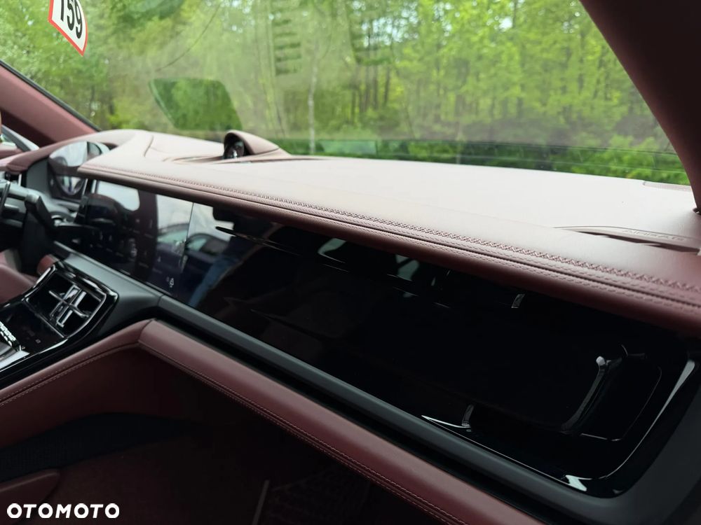 Porsche Panamera 4 - 36