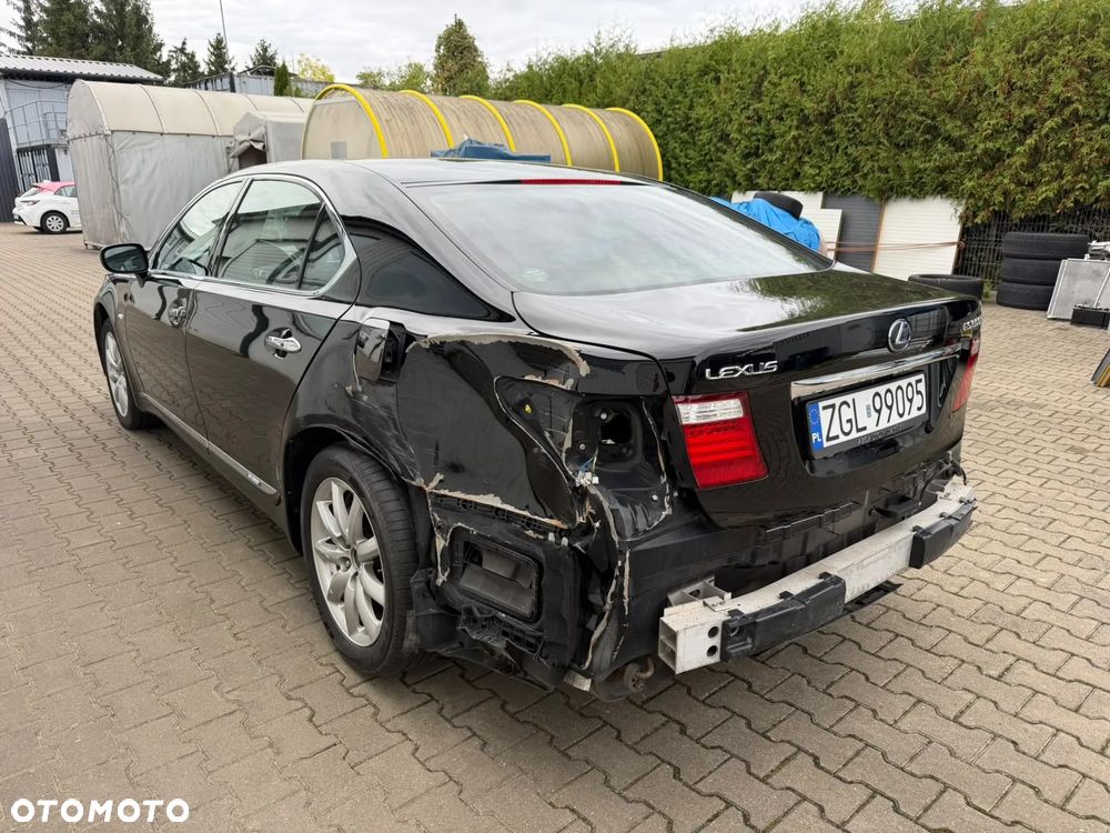 Lexus LS - 8