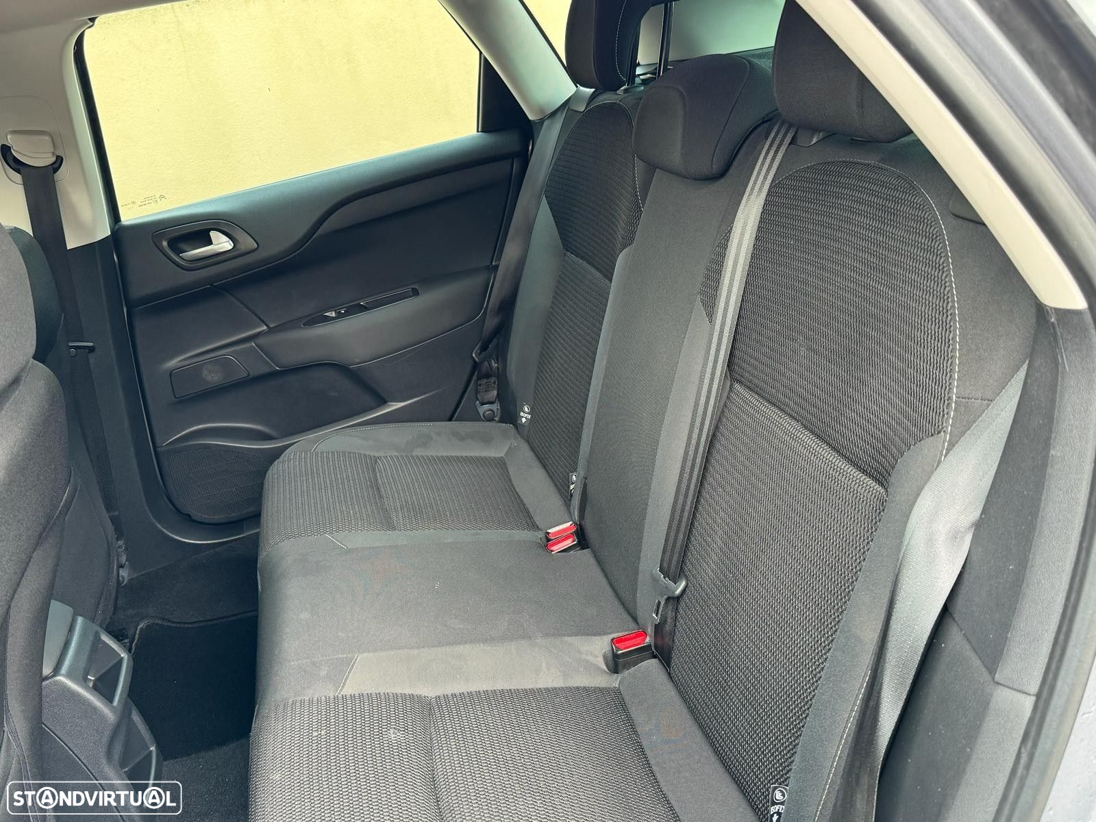 Citroën C4 1.6 BlueHDi Feel EAT6 - 4