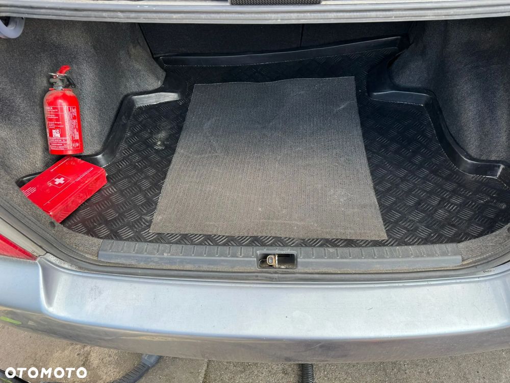 Toyota Corolla 1.4 VVT-i Base - 13