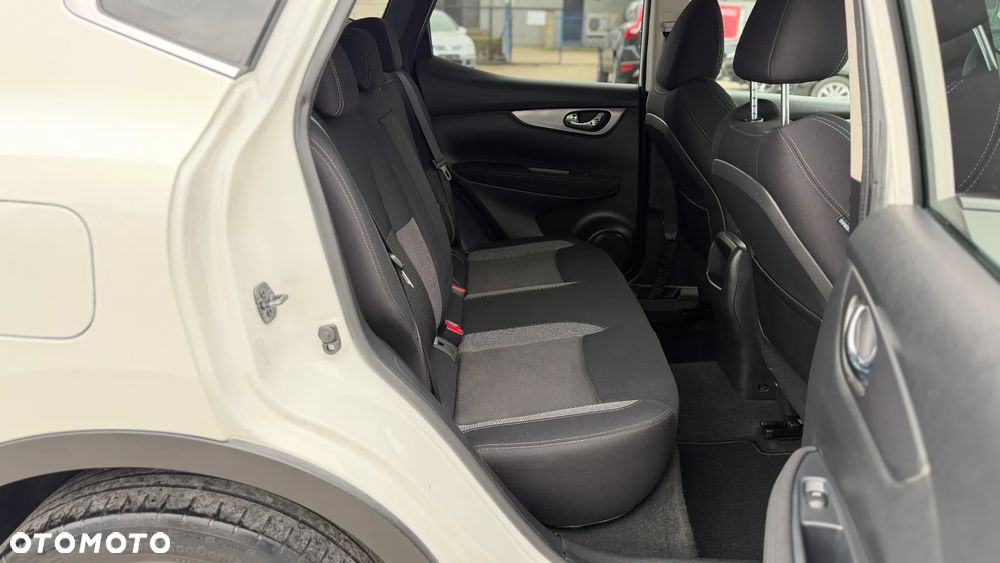 Nissan Qashqai 1.2 DIG-T N-Connecta EU6 - 38