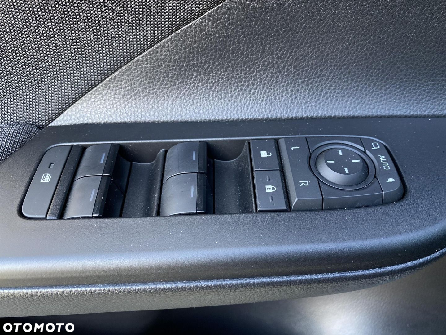 Toyota C-HR 1.8 Hybrid Style - 26