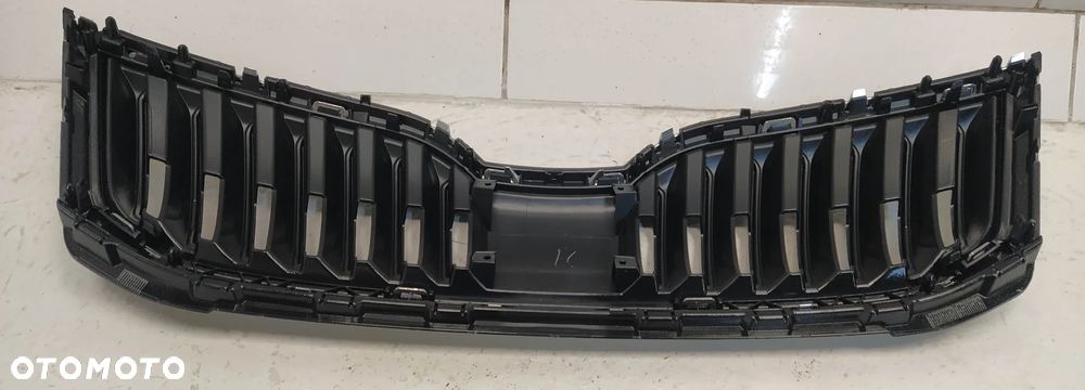 SKODA OCTAVIA III LIFT GRILL ATRAPA CHŁODNICY ORYGINAŁ - 8