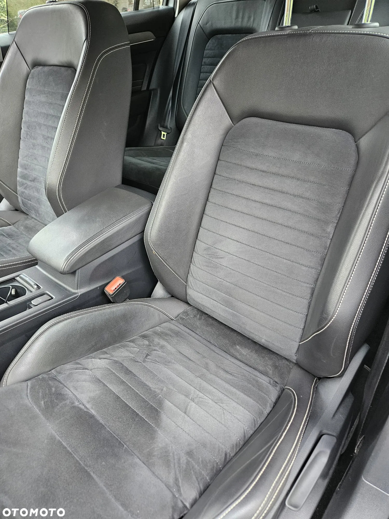 Volkswagen Passat 2.0 TSI Elegance DSG - 4