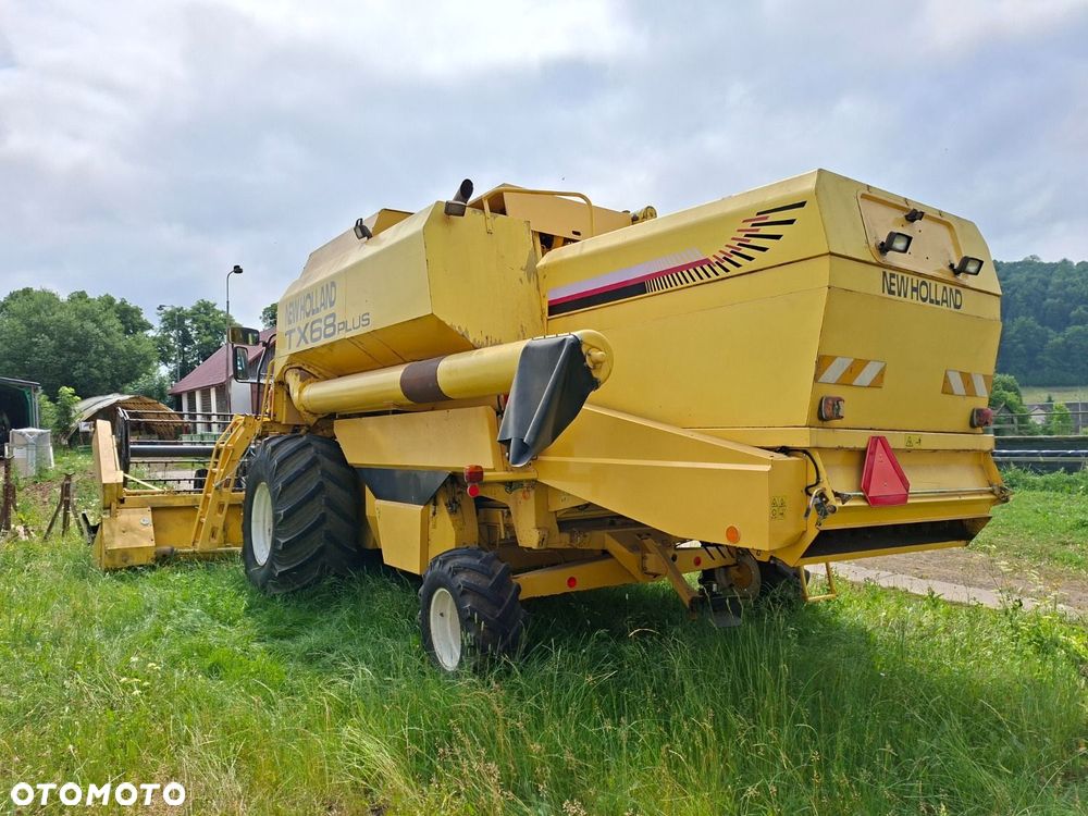 New Holland Tx 68 - 8