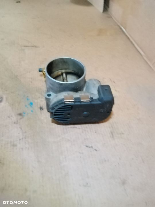Przepustnica powietrza Audi A6 C5 2.4 078133062B 0280750030 - 2