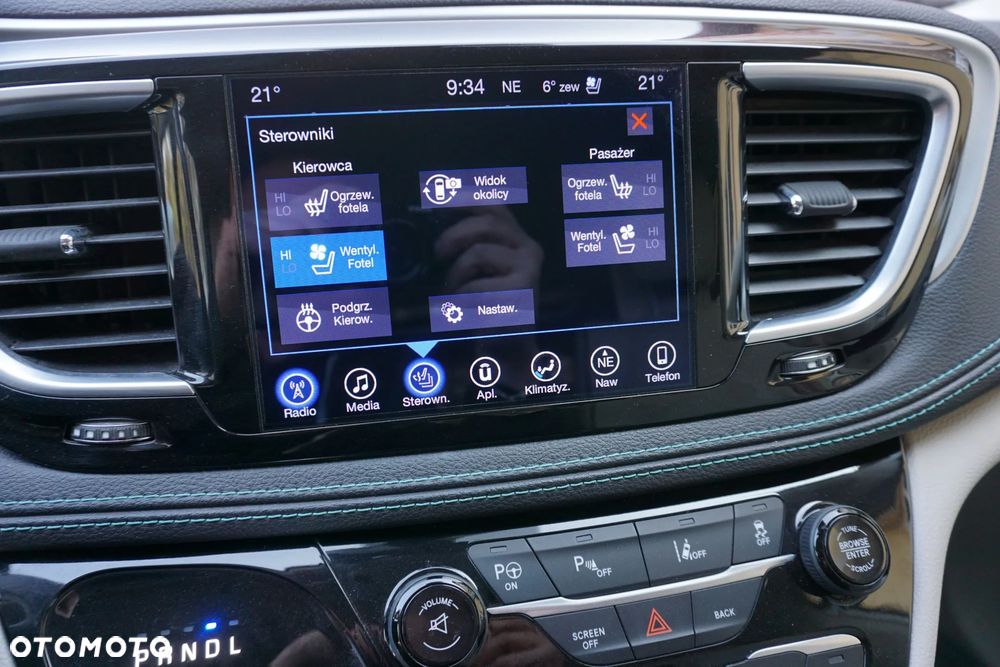 Chrysler Pacifica - 27