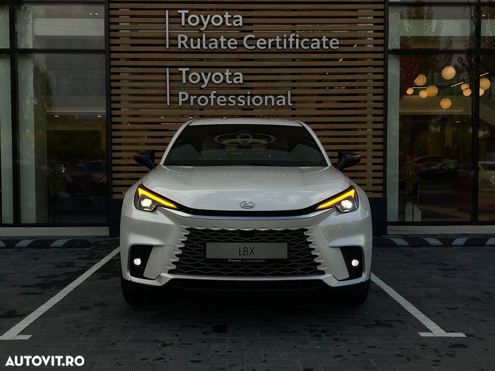 Lexus LBX 1.5 HEV 4x2 CVT Elegant - 3