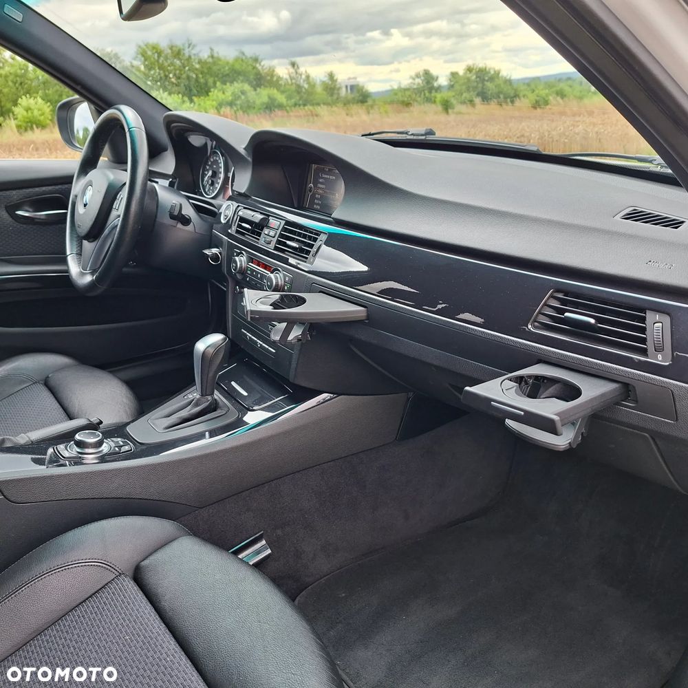 BMW Seria 3 325i xDrive - 13