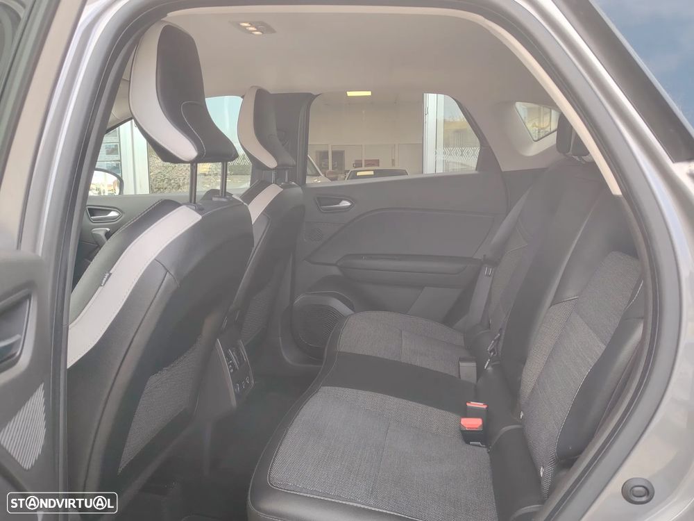 Renault Captur 1.6 E-Tech Full Hybrid Techno — fotografia 22