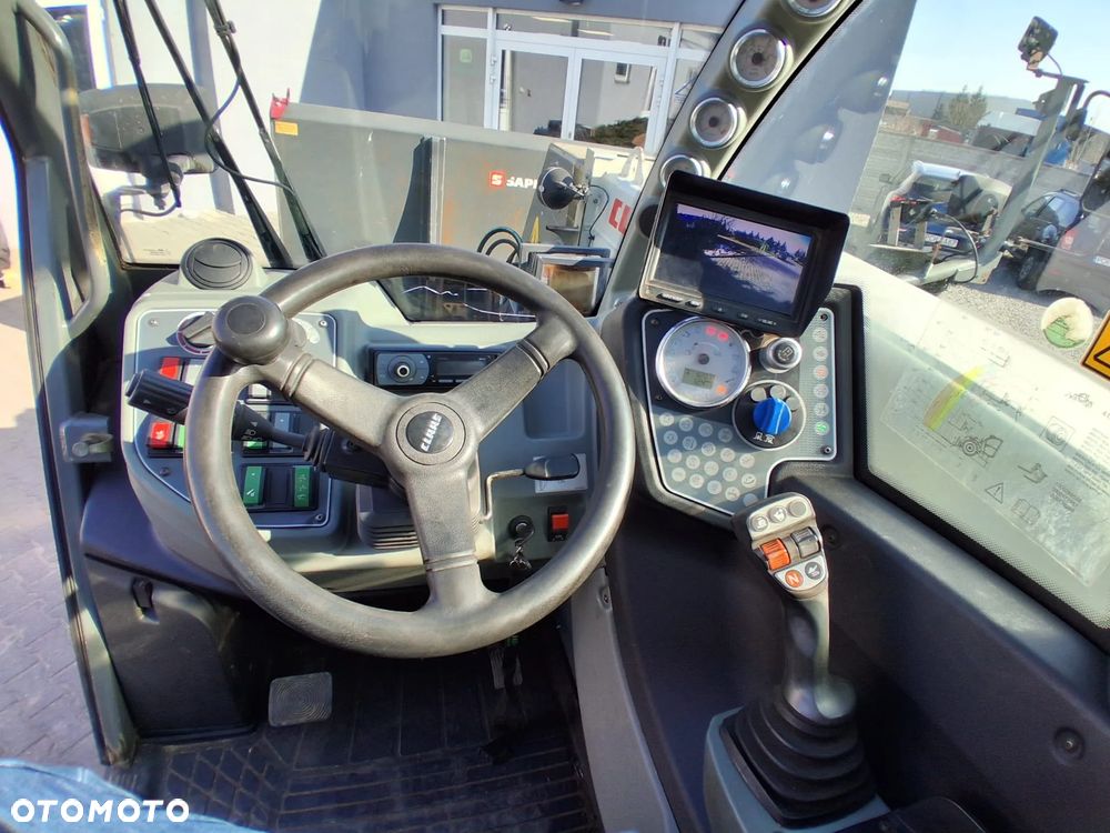 Claas SCORPION 7050 - 27