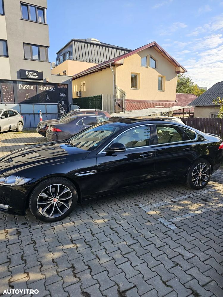 Jaguar XF 20d RWD Prestige - 2