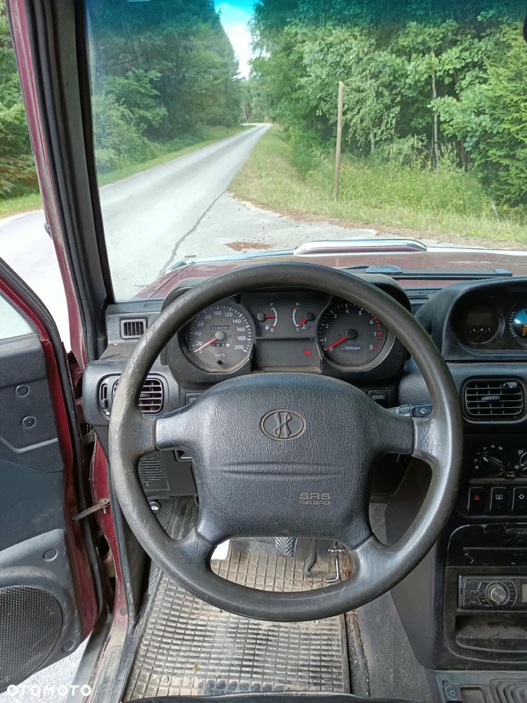 Hyundai Galloper LWB7 3.0 V6 - 13