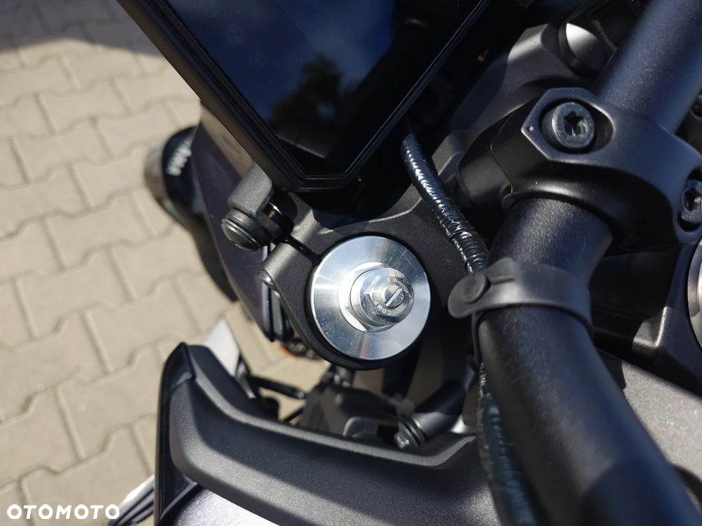 Yamaha MT - 9
