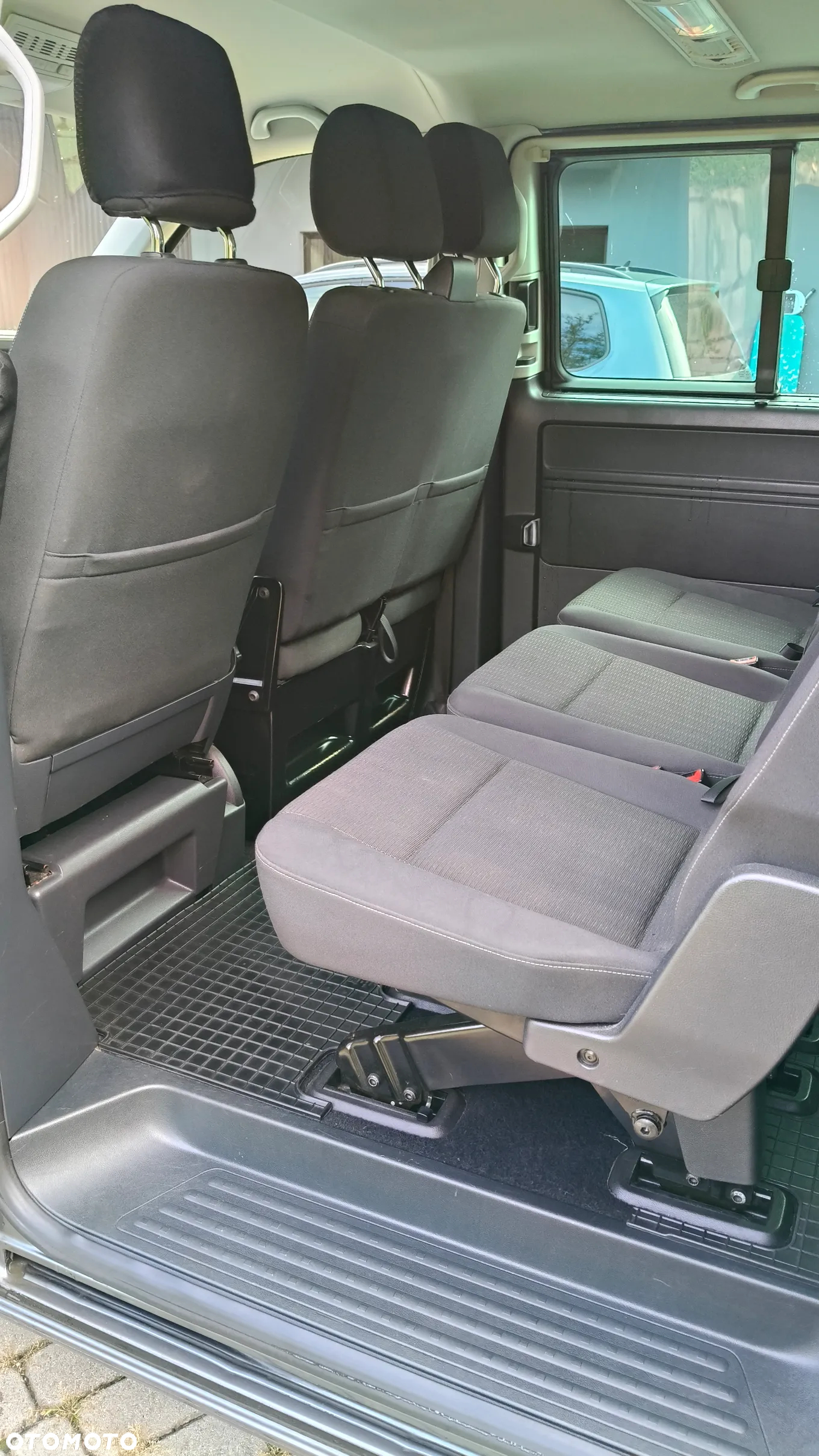 Volkswagen Caravelle - 5