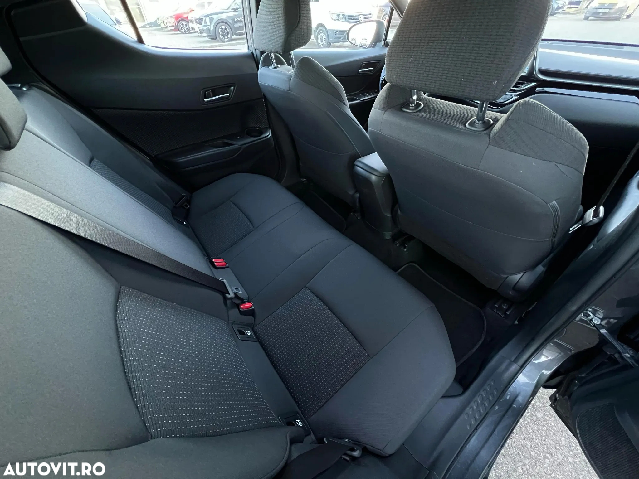 Toyota C-HR 1.8 HSD 122 CP 4x2 CVT Cult - 14