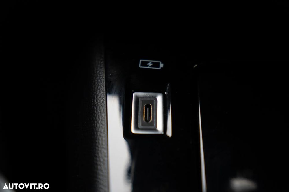 Peugeot 2008 1.2 L PureTech STT EAT8 Allure - 27