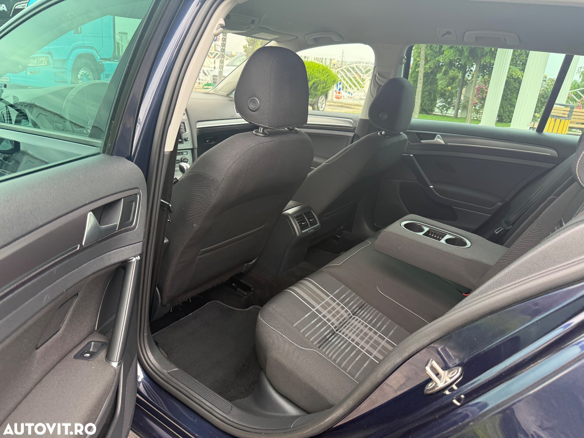 Volkswagen Golf Variant 1.6 TDI BlueMotion Technology DSG Lounge - 12
