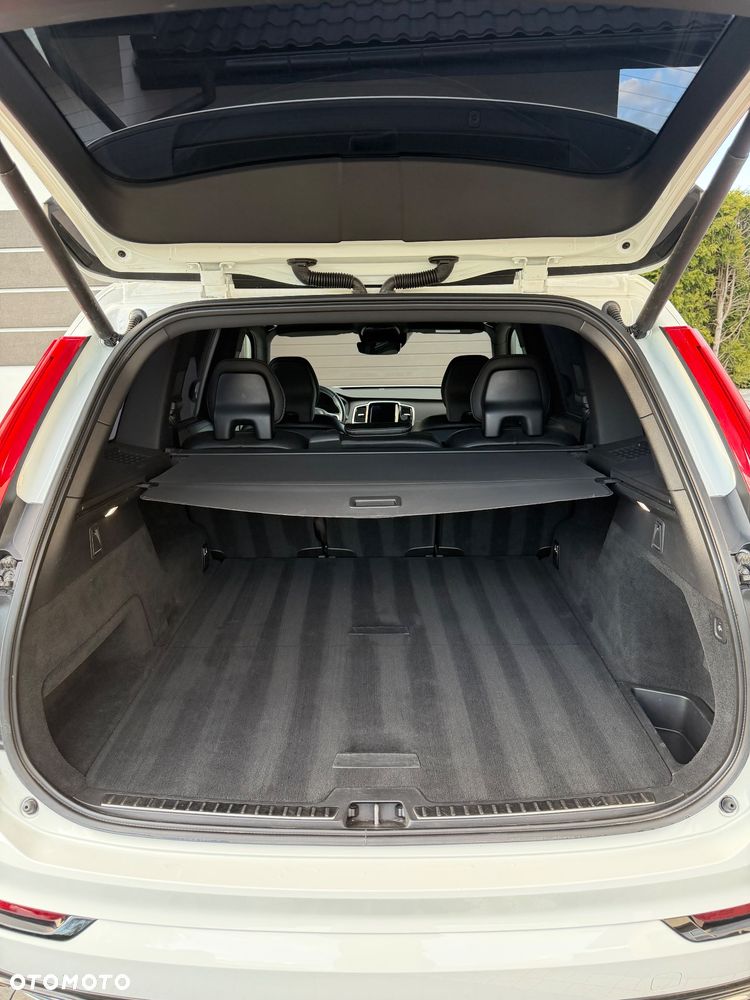 Volvo XC 90 B5 D AWD R-Design - 35