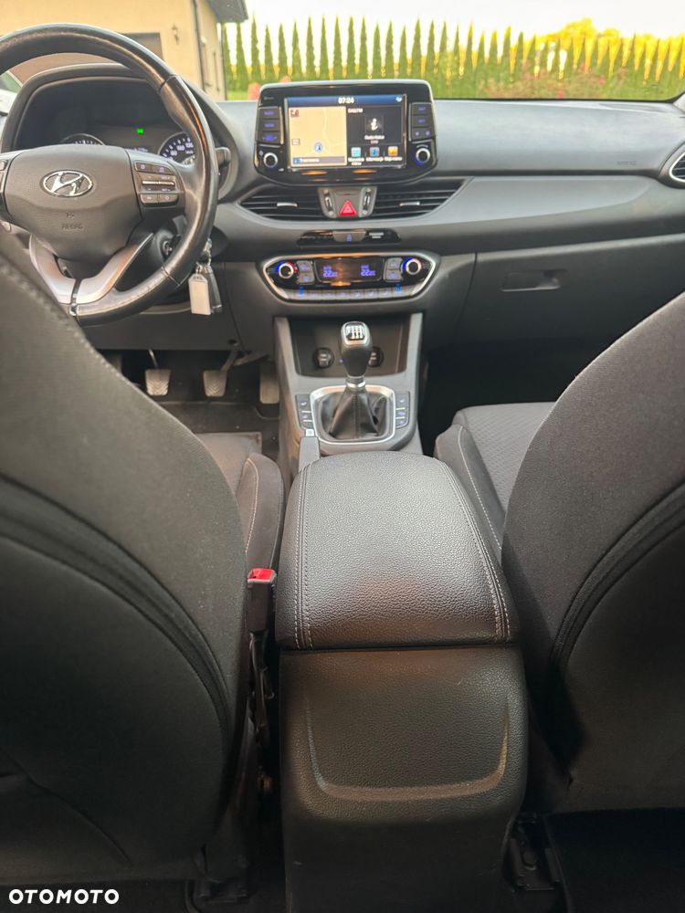 Hyundai i30 1.4 YES - 19