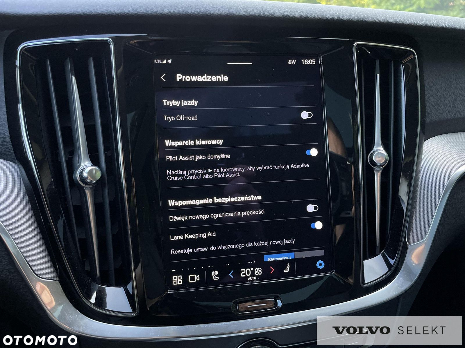 Volvo V60 Cross Country - 15