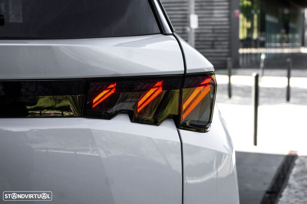 Peugeot 5008 Hybrid 136 e-DSC6 GT - 11