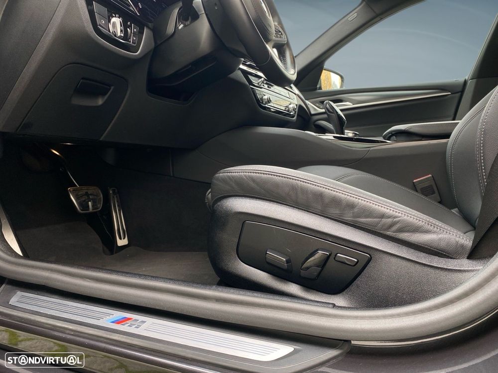 BMW 520 d Pack Desportivo M Auto - 16