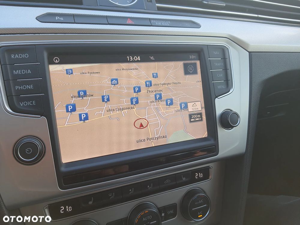 Volkswagen Passat 2.0 TDI SCR DSG Comfortline - 25