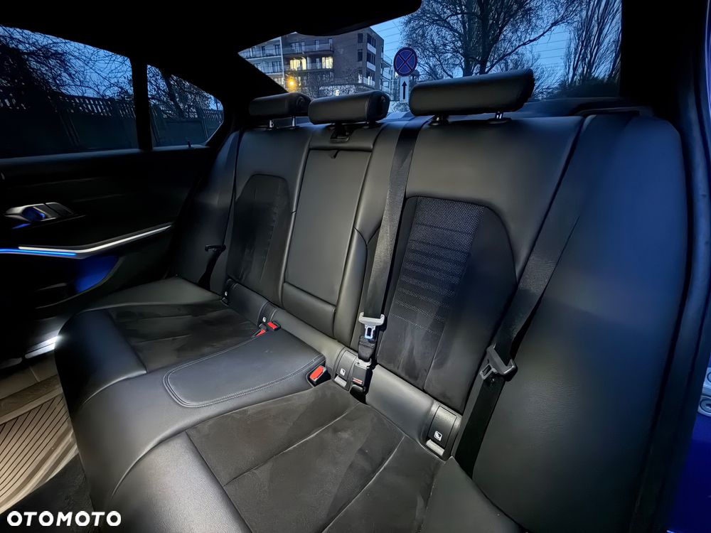 BMW Seria 3 330e Sport Line - 32