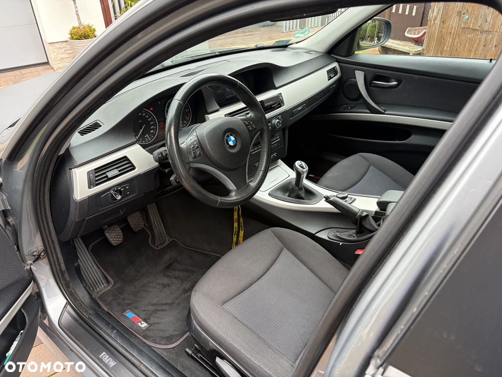 BMW Seria 3 318i - 6