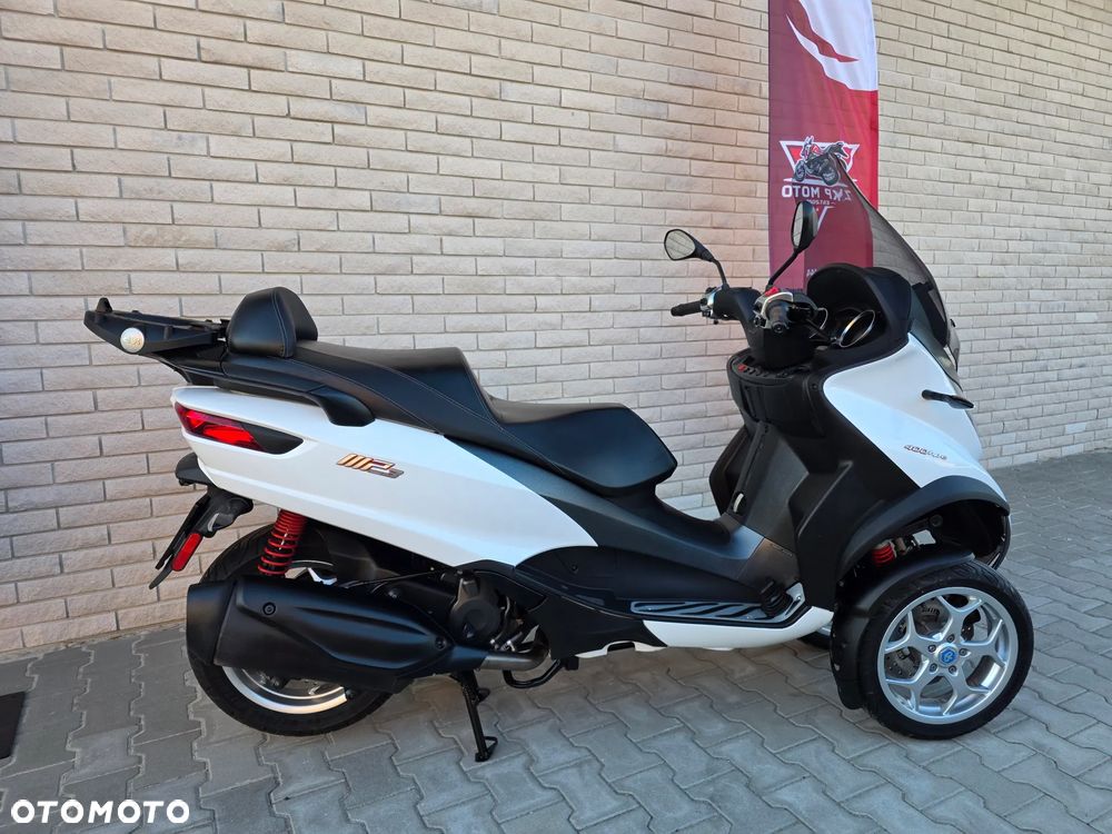 Piaggio MP-3 - 10