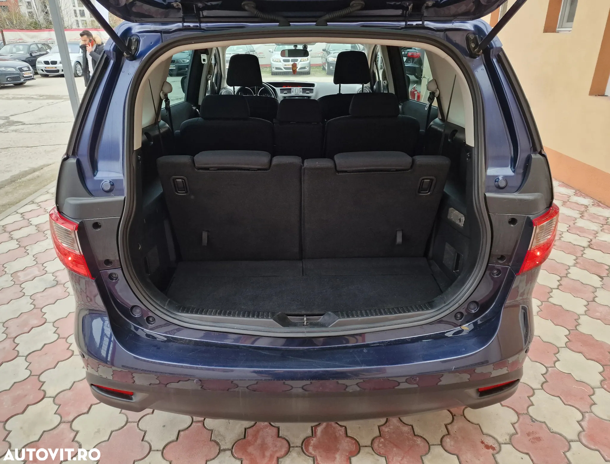 Mazda 5 - 12