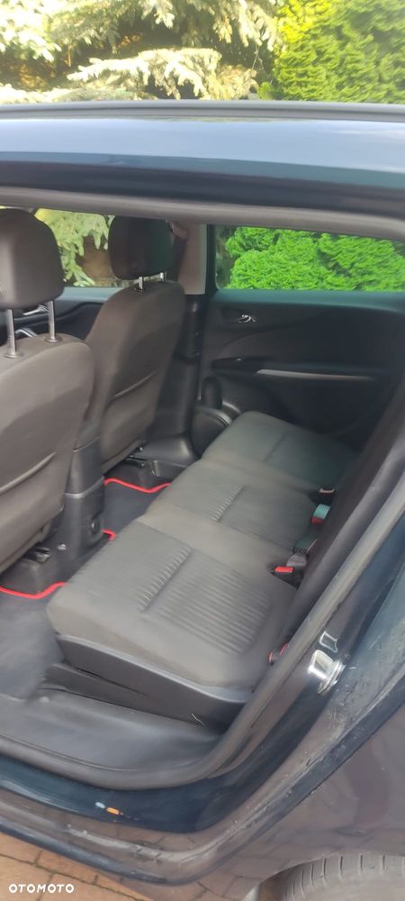 Opel Zafira - 9