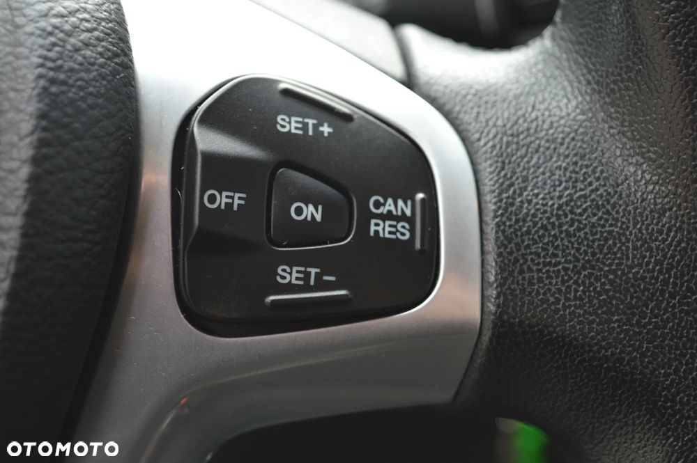 Ford Fiesta 1.0 EcoBoost Titanium - 28