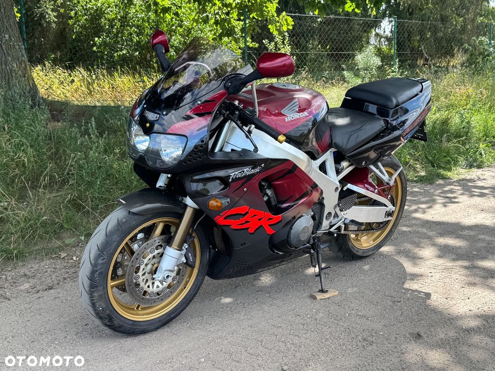Honda CBR - 19