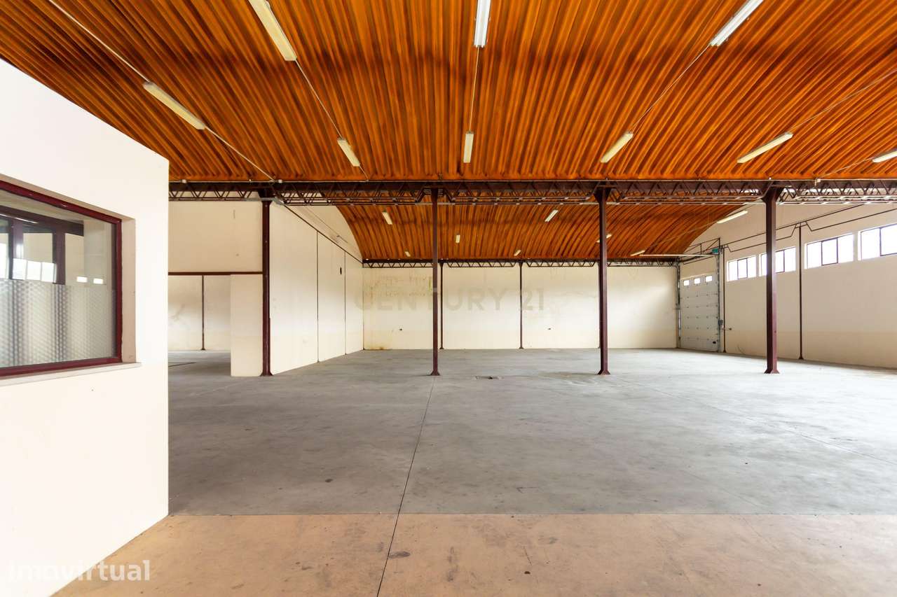 Armazém com zona comercial e escritórios-Zona Industrial Ortigosa (Lei - Grande imagem: 4/46