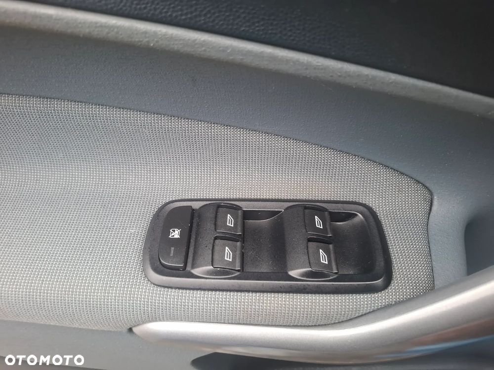 Ford Fiesta - 8