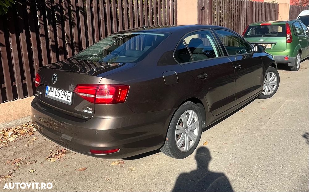 Volkswagen Jetta - 3