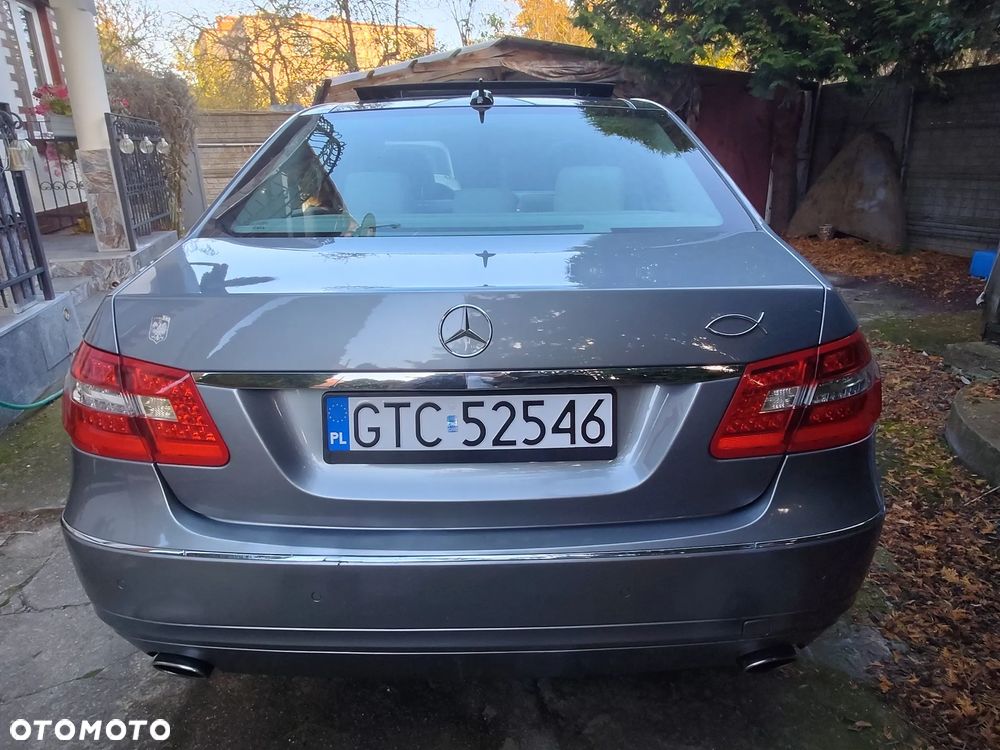 Mercedes-Benz E-Class 2010 photo 3