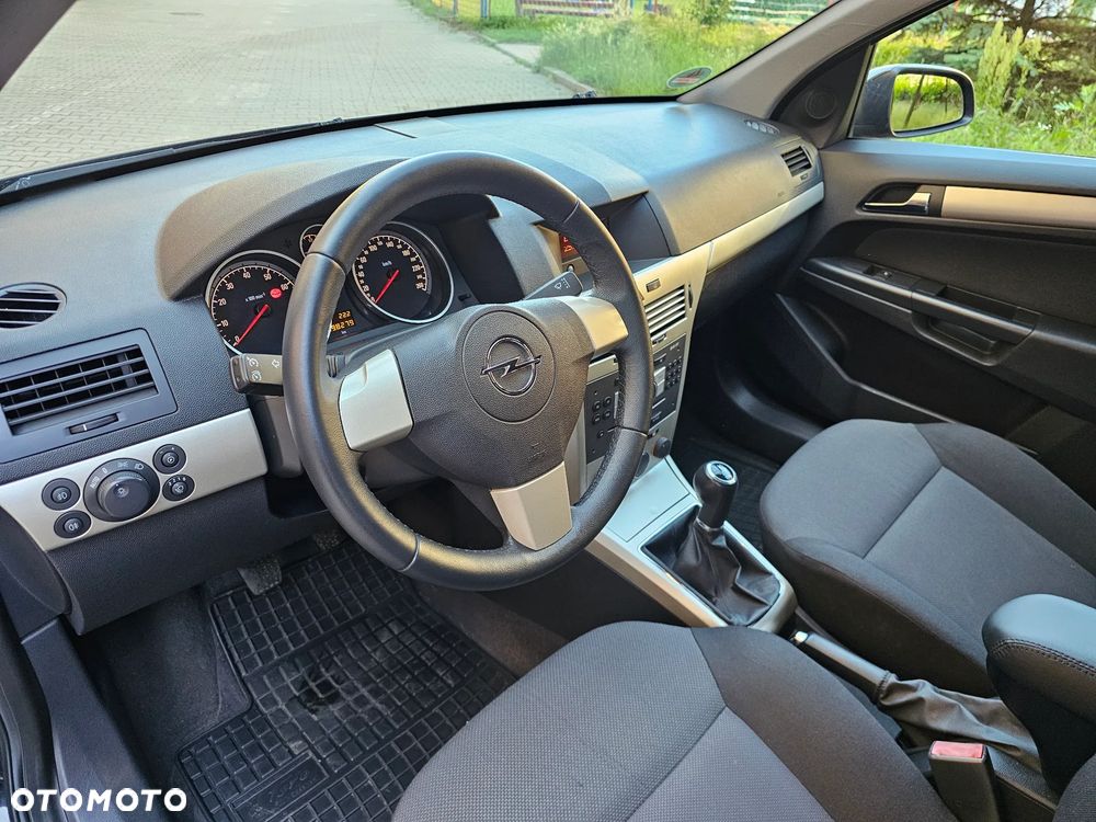 Opel Astra 1.6 Enjoy - 17